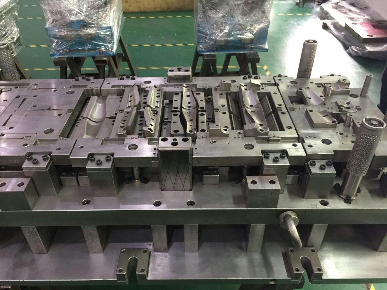 压铸模具的广度应用与核心价值